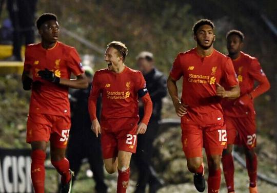 拜仁跟队：凯恩正在全力劝说格伊，希望他能选择加盟拜仁