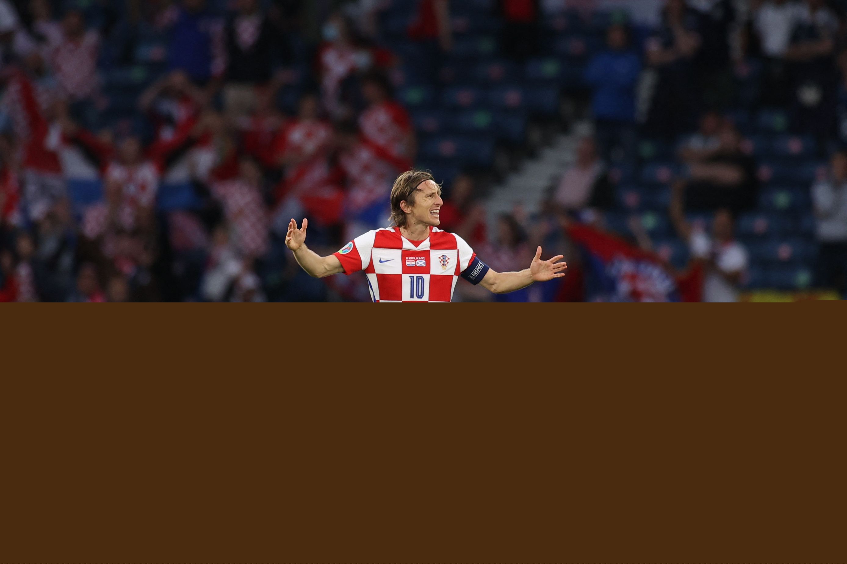 德媒：拜仁曾愿意放走格雷茨卡，帕利尼亚离开后前者确定留队