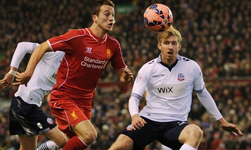 齐达内访华与樊振东互动，展现球技，赞其乒乓球成就，两人友好交流，共话皇马。