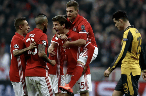 请不要在文艺演出中插播世界杯抽签