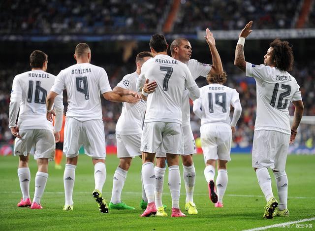 官方：佩德里荣获本赛季巴萨球员奖，生涯第二次获此殊荣（官宣：佩德里当选巴萨本赛季最佳球员，职业生涯第二度加冕）